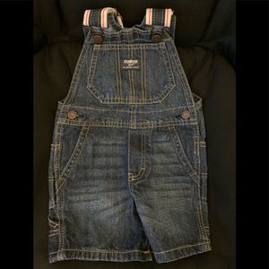 Oshkosh bgosh Size 2T